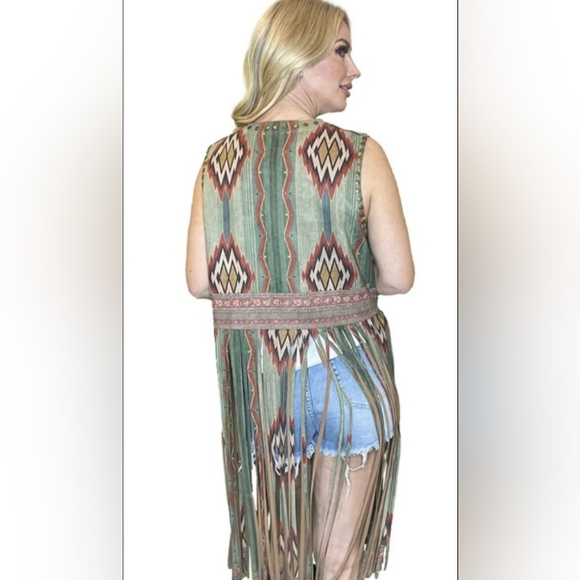 Aztec Print Vest w/Fringe - Picture 2 of 3